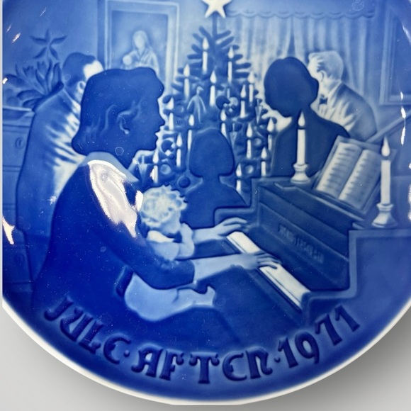 B&G Christmas At Home Plate 1971 Blue Collectible Porcelain Plate Denmark Used - Picture 8 of 16